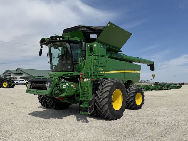 Image of John Deere S790 equipment image 1