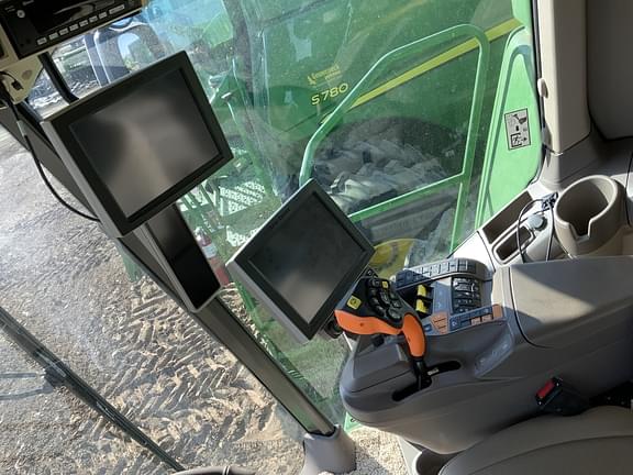 Image of John Deere S790 equipment image 4