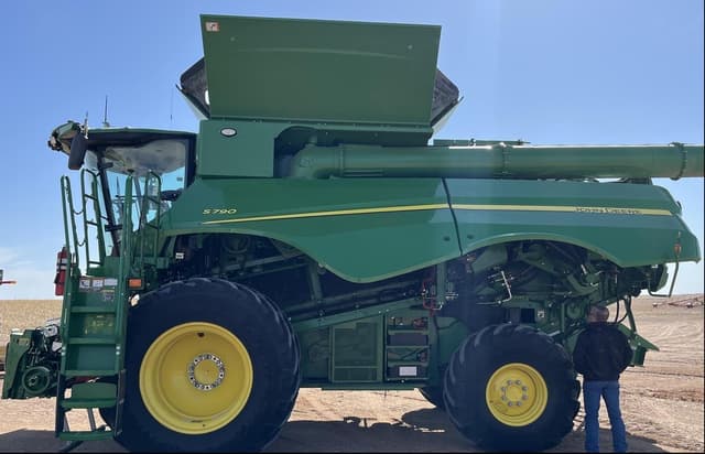 Image of John Deere S790 equipment image 3