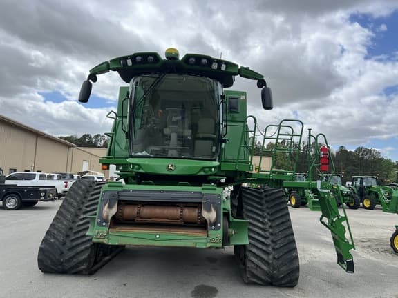 Image of John Deere S790 equipment image 4