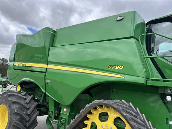 Image of John Deere S790 equipment image 3