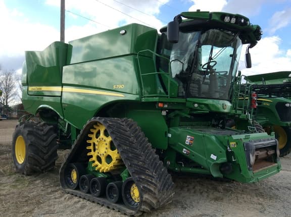 Image of John Deere S790 equipment image 2