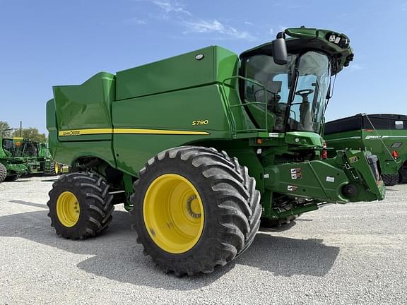 Image of John Deere S790 equipment image 3