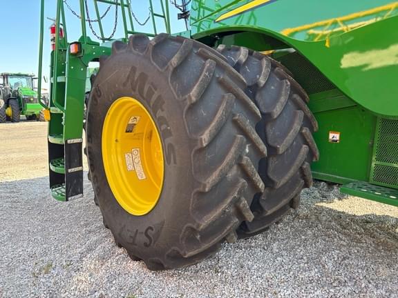 Image of John Deere S790 equipment image 1