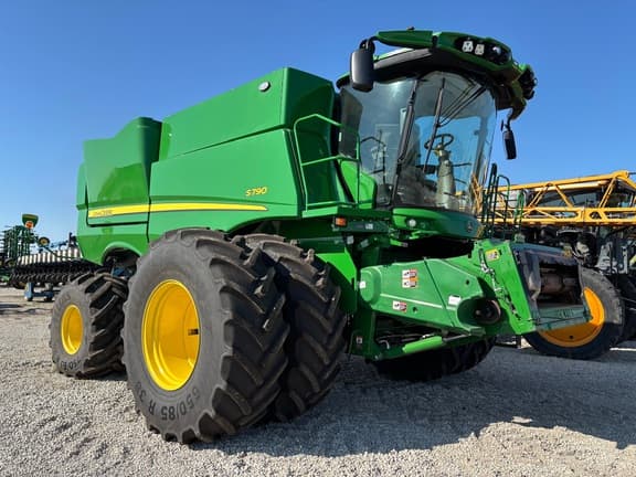 Image of John Deere S790 equipment image 1