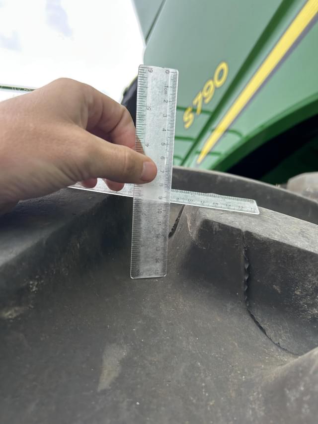 Image of John Deere S790 equipment image 4