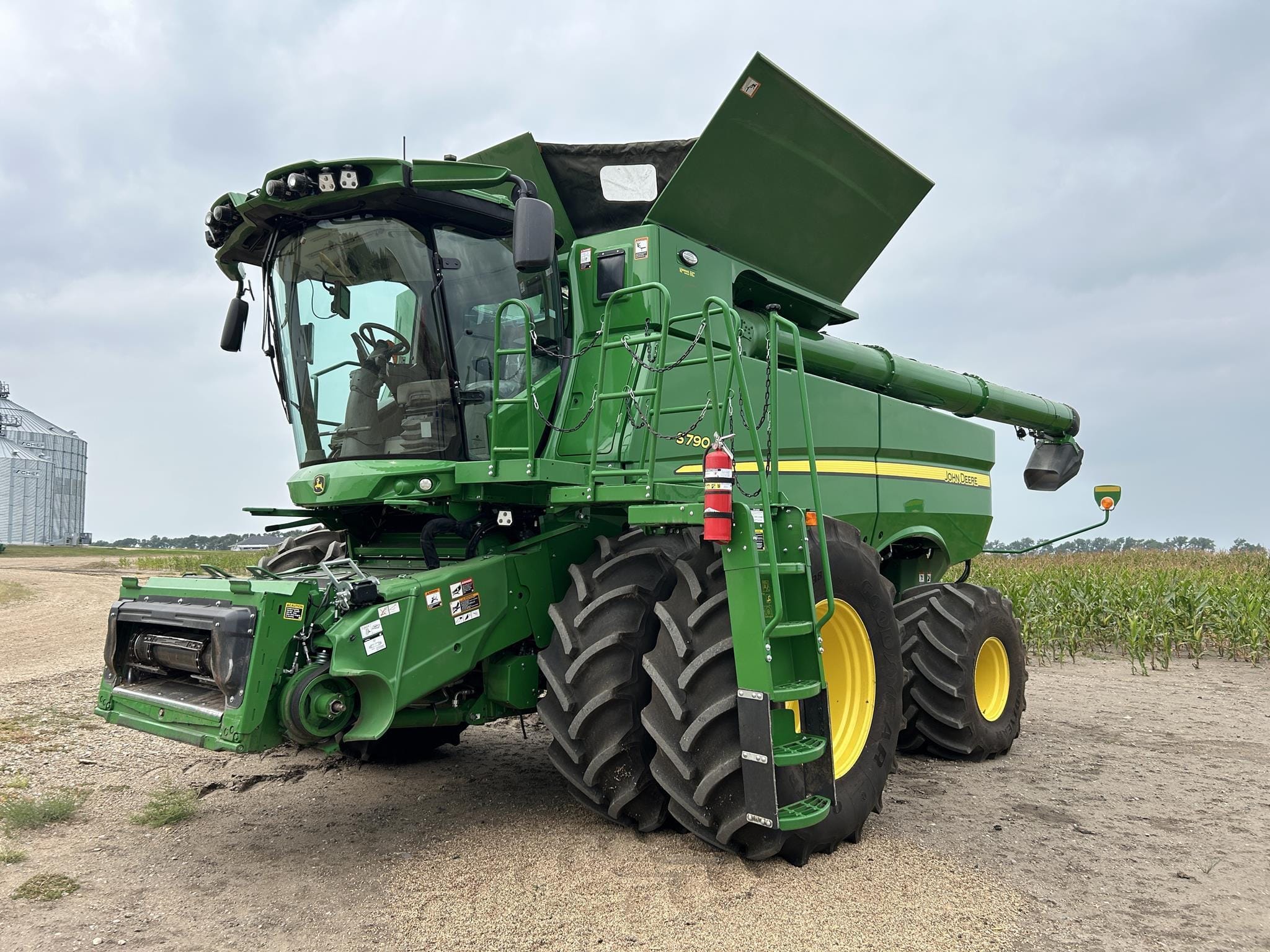 2023 John Deere S790 Equipment Image0