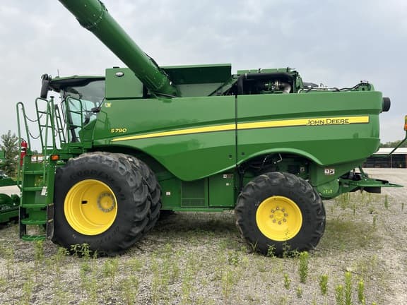 Image of John Deere S790 equipment image 2