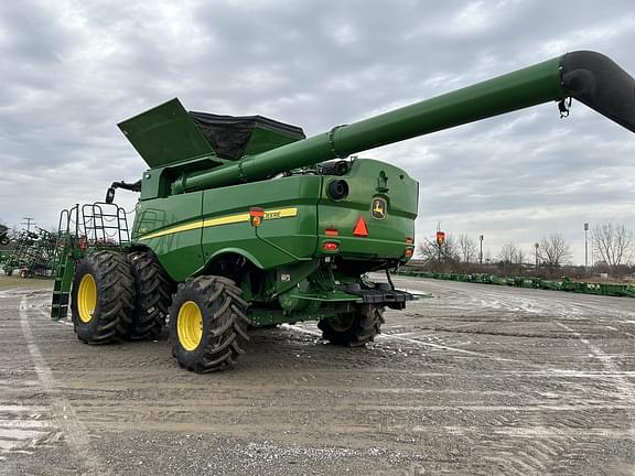 Image of John Deere S790 equipment image 2