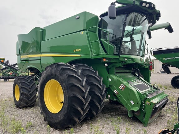 2023 John Deere S790 Equipment Image0