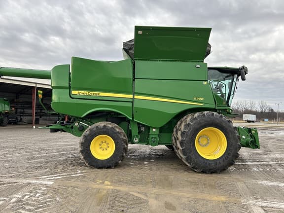 Image of John Deere S790 equipment image 4