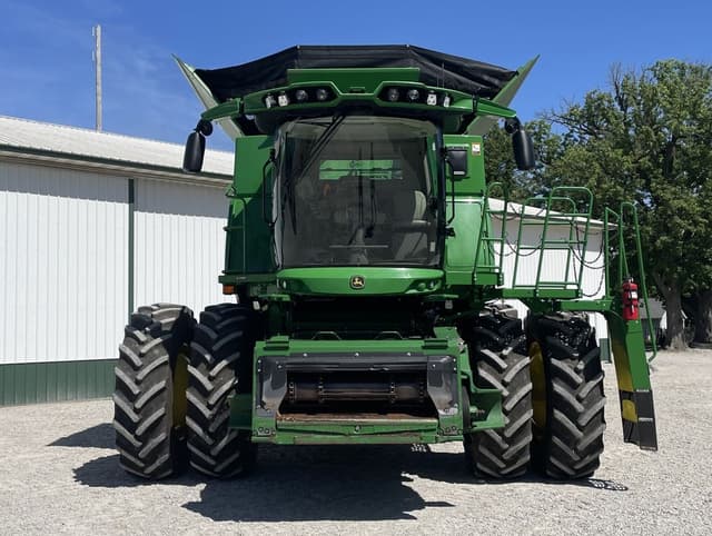 Image of John Deere S790 equipment image 1