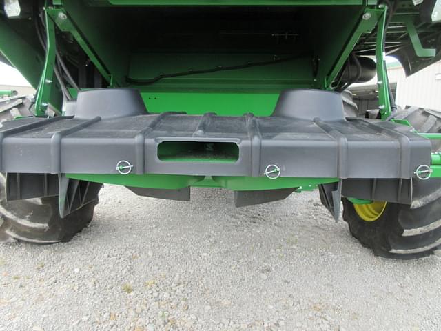 Image of John Deere S790 equipment image 4