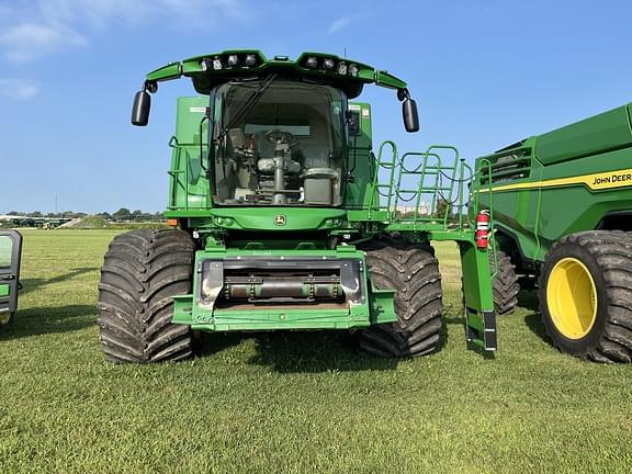 Image of John Deere S790 equipment image 1