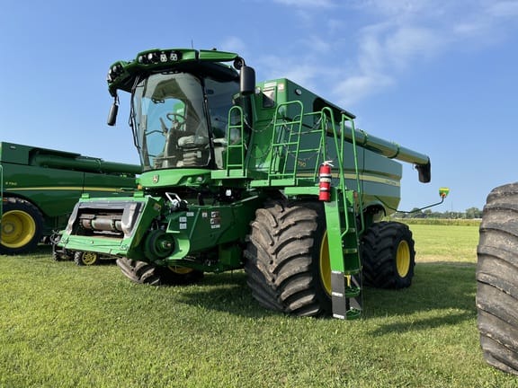 Main image John Deere S790