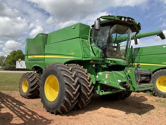 Image of John Deere S790 equipment image 1