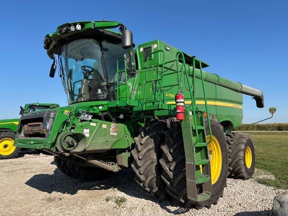 Image of John Deere S790 Primary image