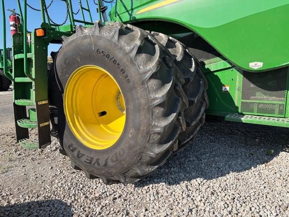 Image of John Deere S790 equipment image 1