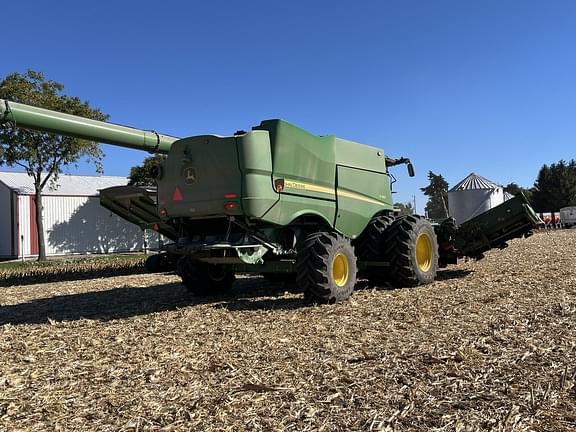 Image of John Deere S790 equipment image 1