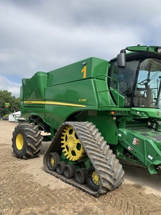 2023 John Deere S790 Equipment Image0
