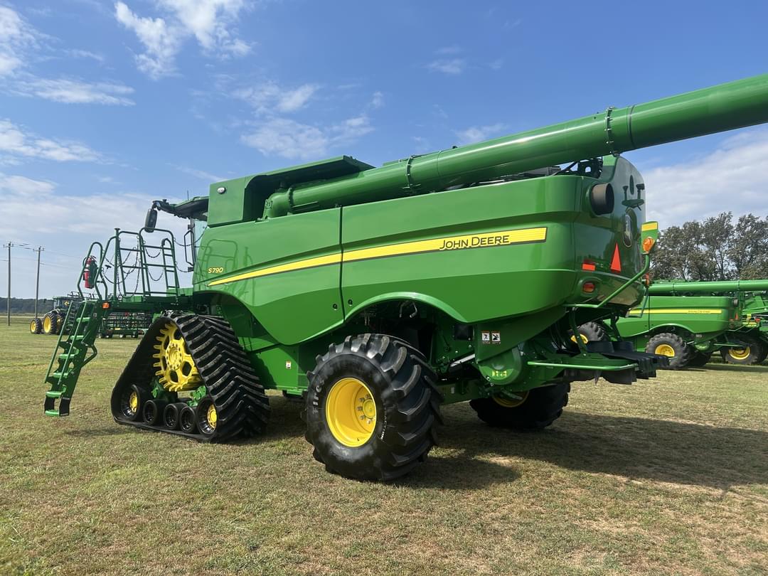 Image of John Deere S790 Image 0