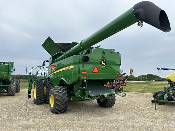 Image of John Deere S790 equipment image 2