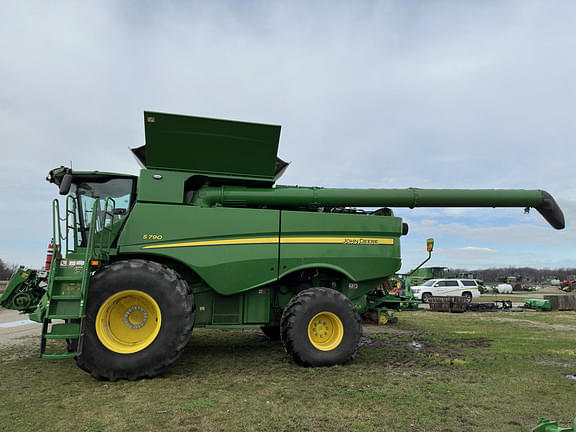 Image of John Deere S790 equipment image 3