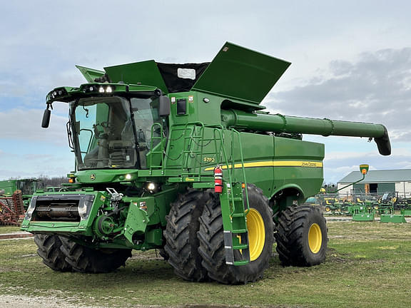 Image of John Deere S790 equipment image 2