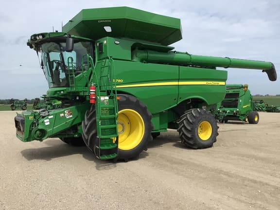 Image of John Deere S790 Primary image