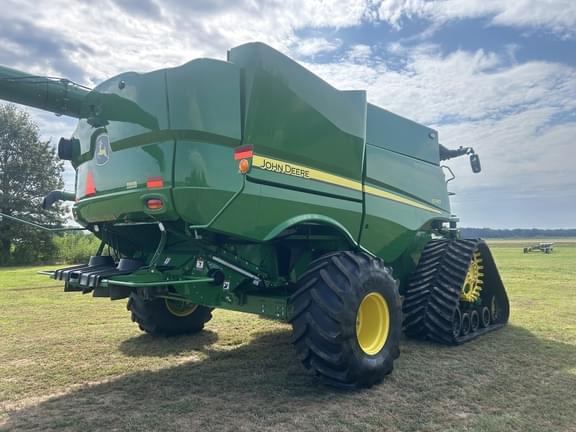 Image of John Deere S790 equipment image 2