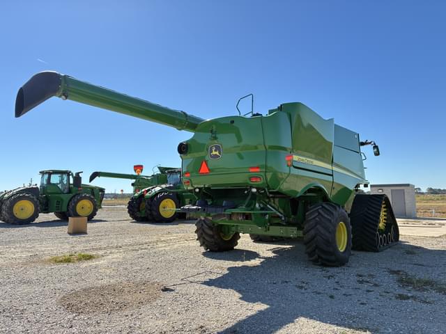 Image of John Deere S790 equipment image 4