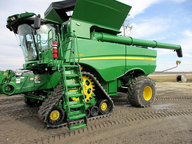 Image of John Deere S790 equipment image 2