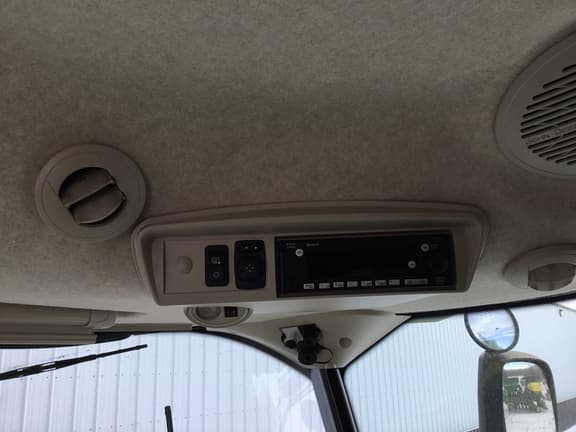 Image of John Deere S790 equipment image 4