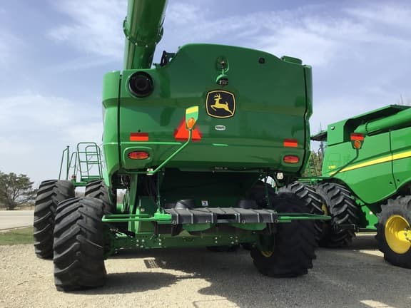 Image of John Deere S790 equipment image 4