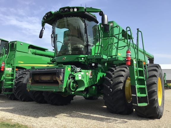 2023 John Deere S790 Equipment Image0