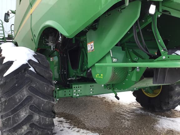 Image of John Deere S790 equipment image 1