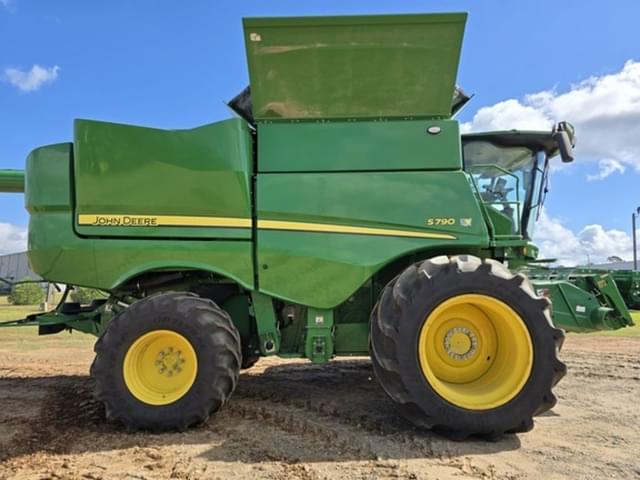 Image of John Deere S790 equipment image 3