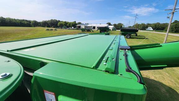 Image of John Deere S790 equipment image 4