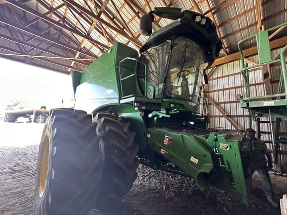 2023 John Deere S790 Equipment Image0