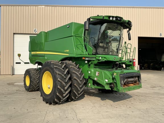 2023 John Deere S790 Equipment Image0