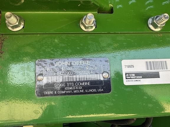 Image of John Deere S790 equipment image 1