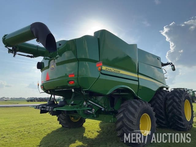 Image of John Deere S790 equipment image 4