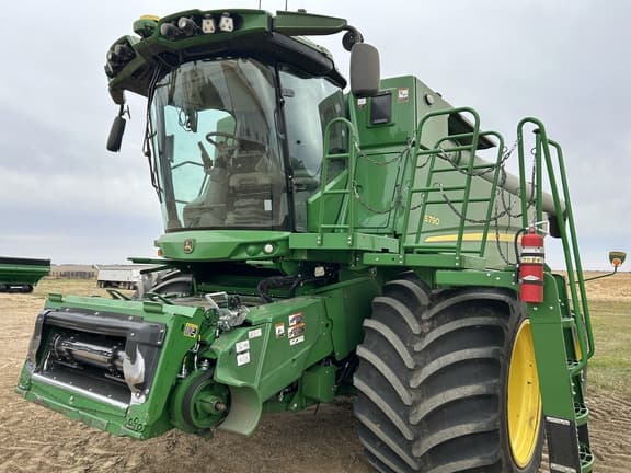 Image of John Deere S790 equipment image 2