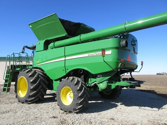 Image of John Deere S790 equipment image 2