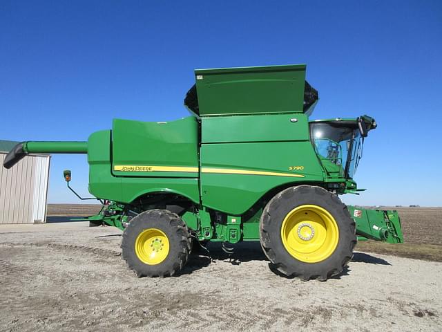 Image of John Deere S790 equipment image 4