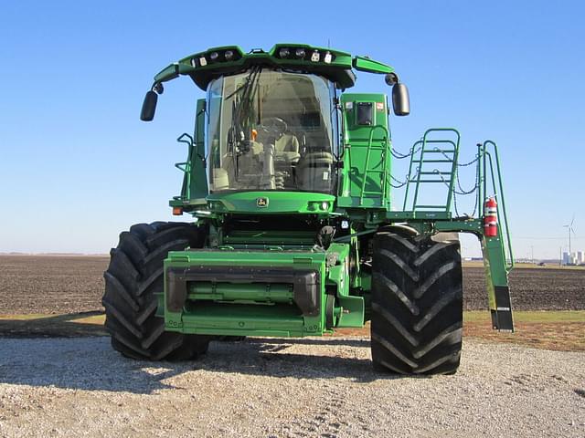 Image of John Deere S790 equipment image 1