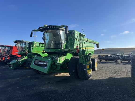 Image of John Deere S790 Image 1