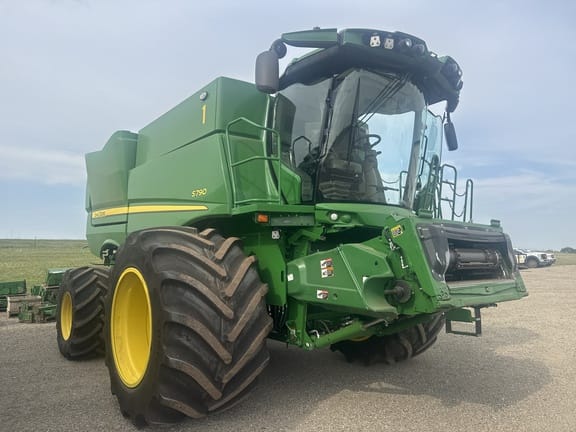 2023 John Deere S790 Equipment Image0