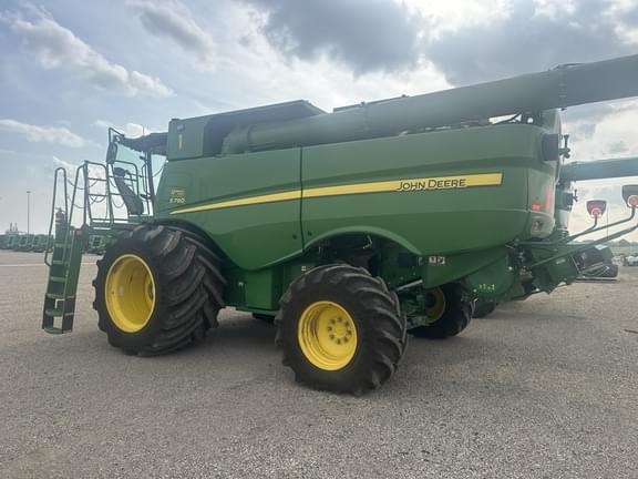 Image of John Deere S790 equipment image 2
