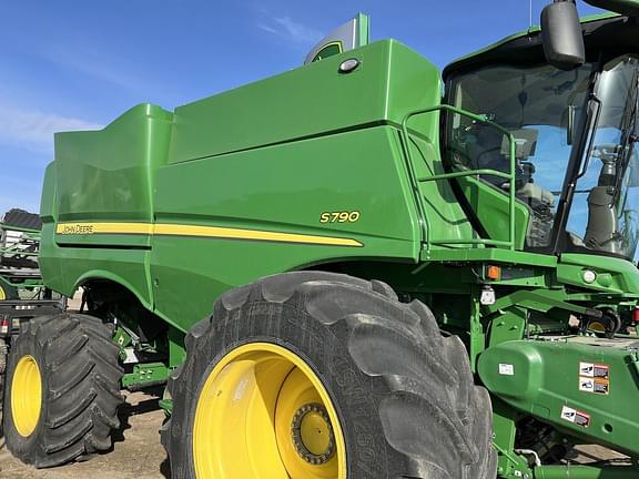 Image of John Deere S790 Image 1